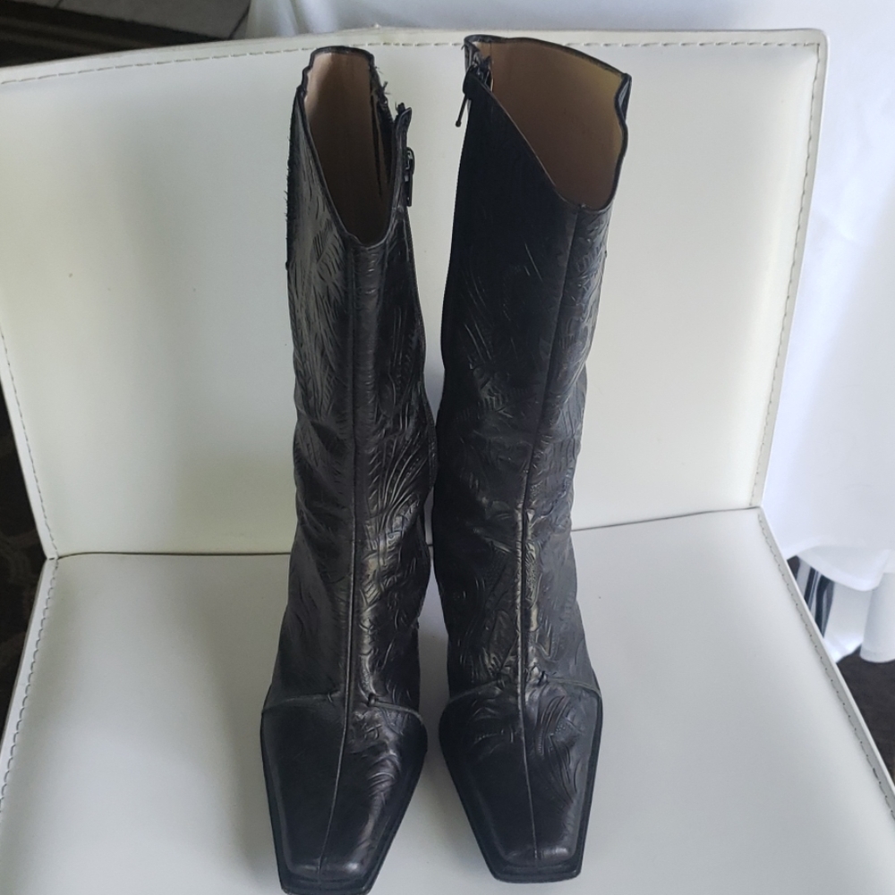 Antonio Melani "Colby123" Black Tooled Leather Zip